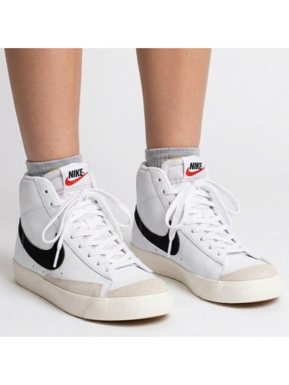 Nike Youth Size 7Y White Black Blazer Mid '77 Suede Leather Retro Sneakers Shoes